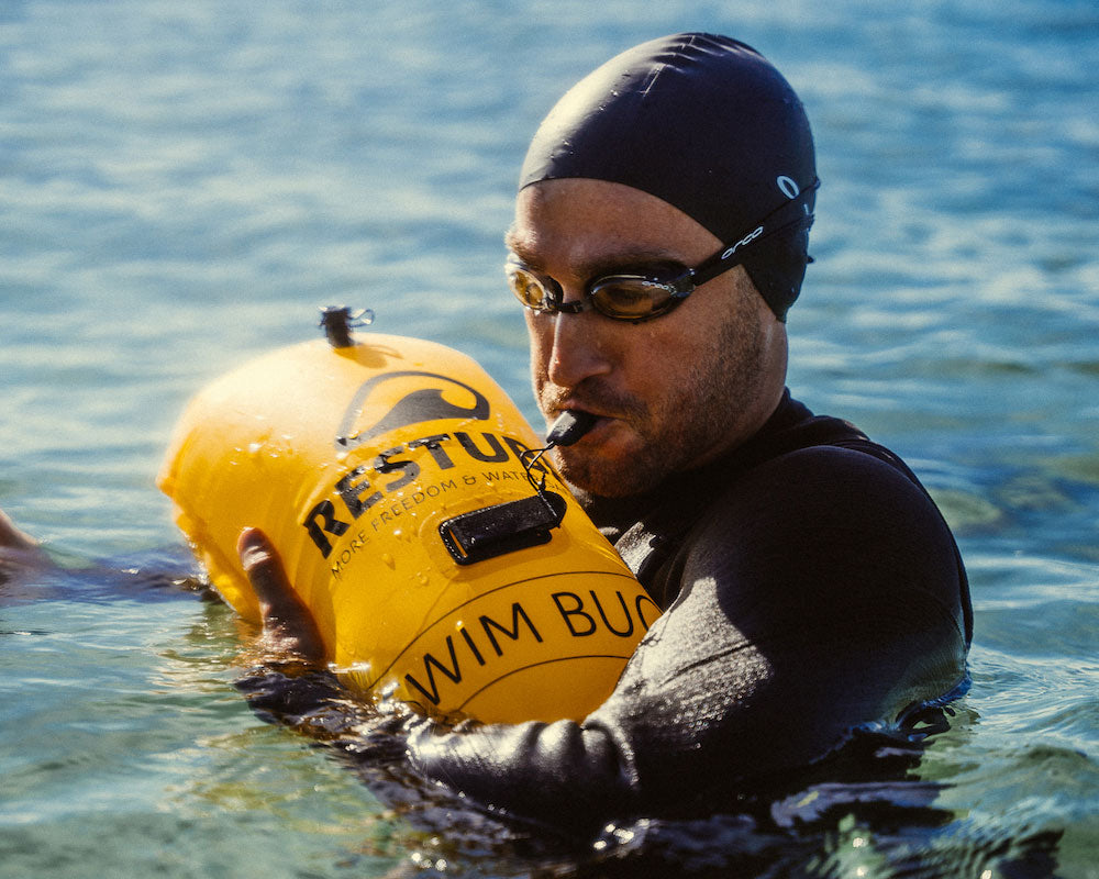 emergency-whistle-by-restube-2.jpg__PID:f06fe4f7-8bd4-441b-b0fb-427f0e7c385c