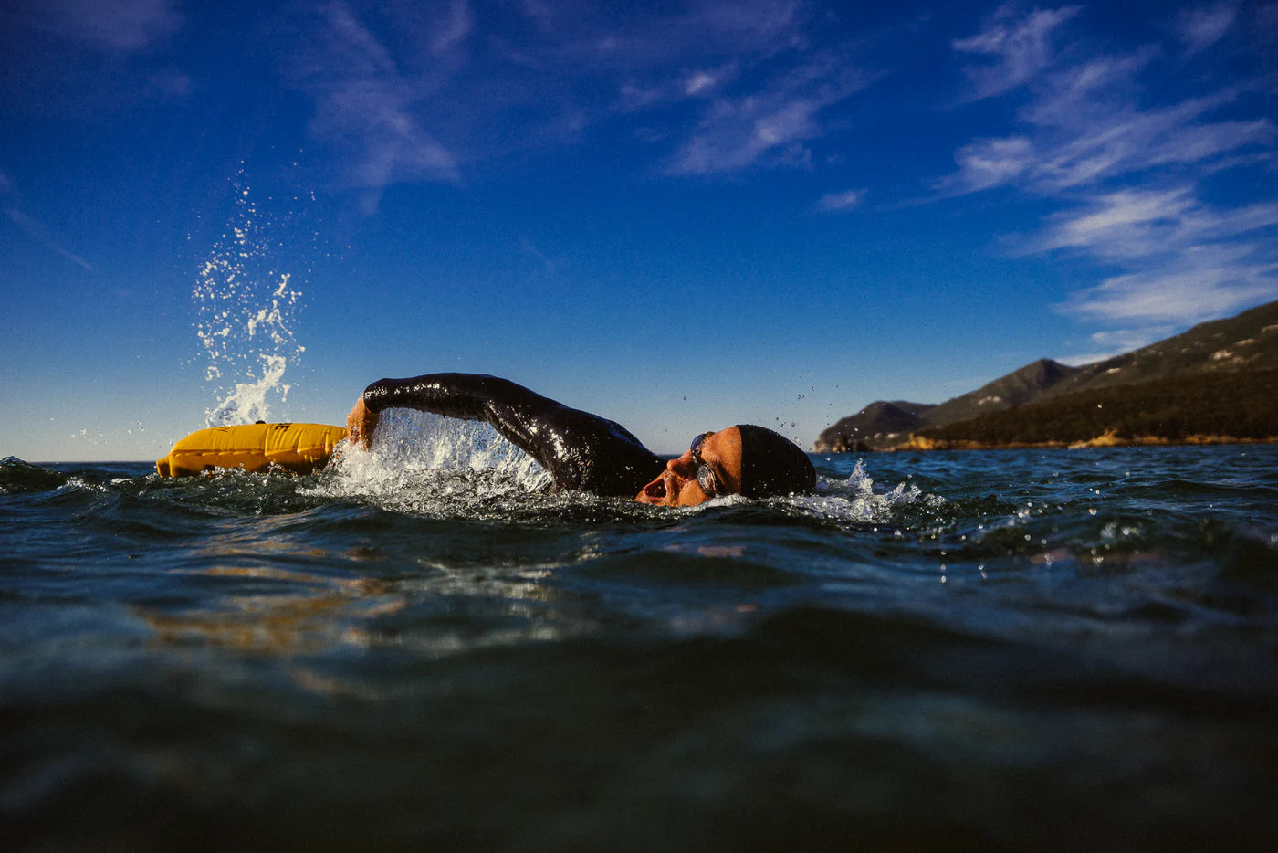 swimbuoy-by-restube-hero-image_eac6a542-11fc-4311-a62b-5dce6e2bb49c_1400x.webp__PID:55591b11-ace0-4fb2-81e7-bfbf472abfc5